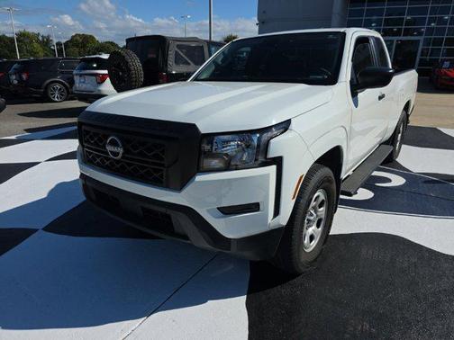 2023 Nissan Frontier S