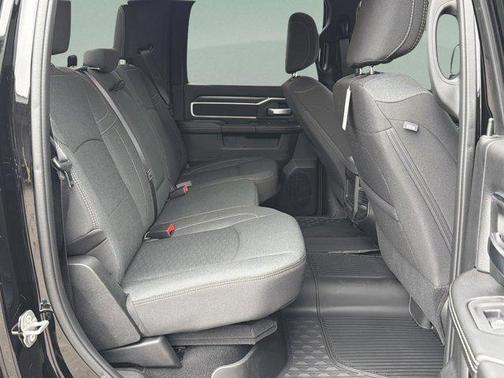 2025 RAM 2500 Big Horn Crew Cab 4x4 6'4' Box