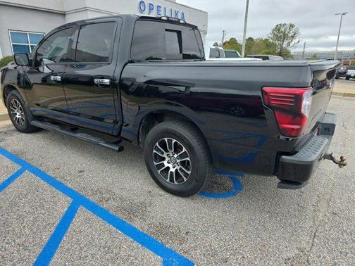 2021 Nissan Titan SV