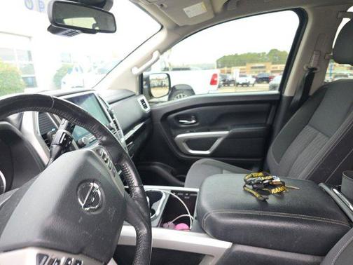 2021 Nissan Titan SV