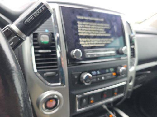 2021 Nissan Titan SV