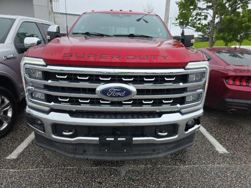 Rapid Red Metallic Tinted Clearcoat 2023 Ford F-350 Lariat