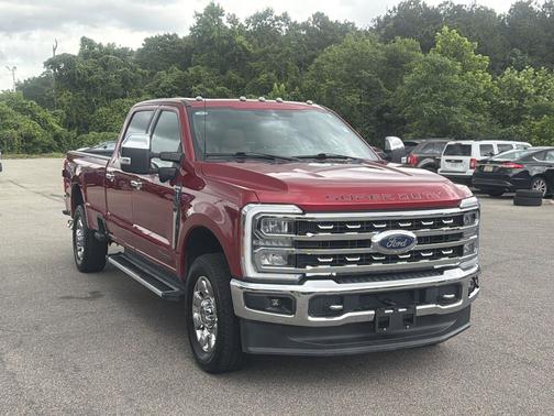 Rapid Red Metallic Tinted Clearcoat 2023 Ford F-350 Lariat
