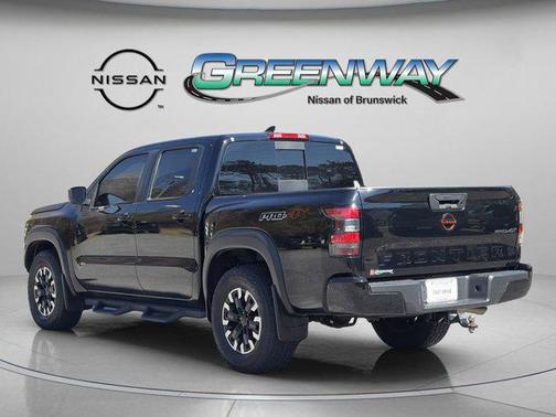 Super Black 2024 Nissan Frontier PRO-4X