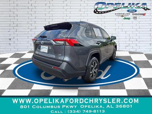 2021 Toyota RAV4 LE