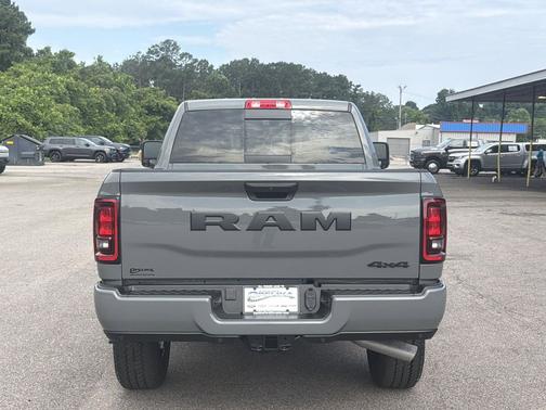 Ceramic Gray Clearcoat 2026 RAM 2500 Black Express Crew Cab 4x4 6'4' Box