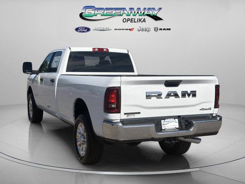 Bright White Clearcoat 2026 RAM 2500 Big Horn Crew Cab 4x4 8' Box