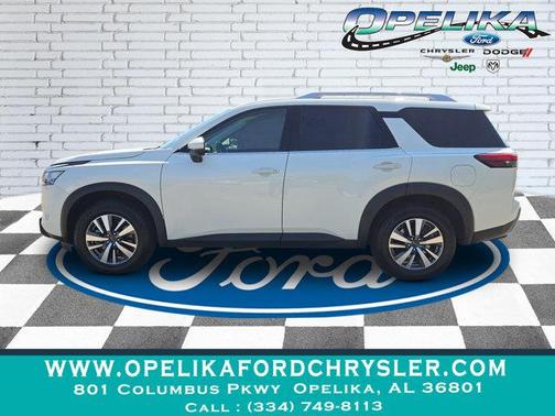 2023 Nissan Pathfinder SL FWD