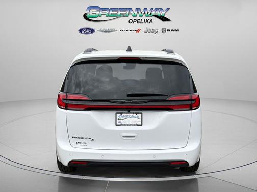 Bright White Clearcoat 2026 Chrysler Pacifica L