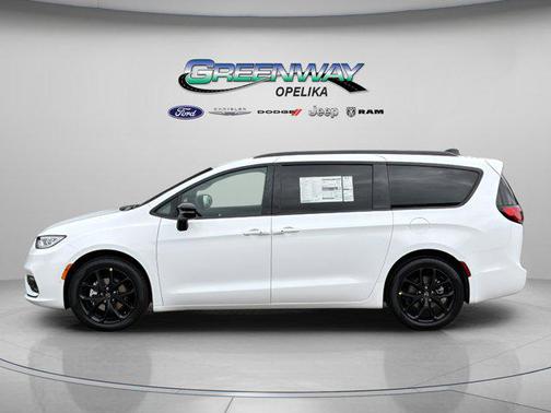 Bright White Clearcoat 2026 Chrysler Pacifica L