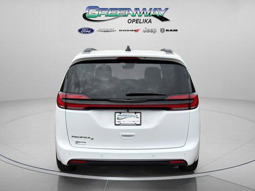 Bright White Clearcoat 2026 Chrysler Pacifica L