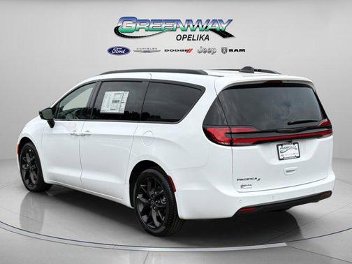 Bright White Clearcoat 2026 Chrysler Pacifica L