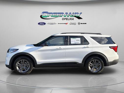 Star White Metallic Tri-Coat 2026 Ford Explorer Active