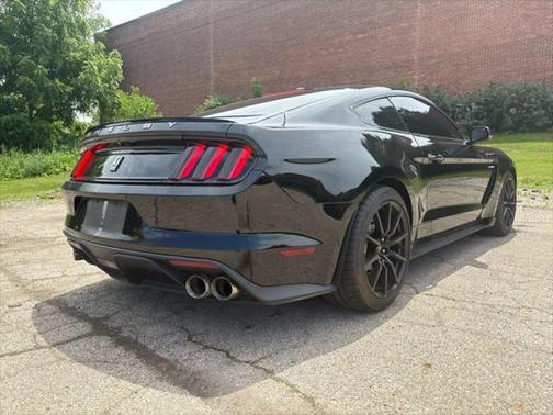 2016 Ford Shelby GT350 Base