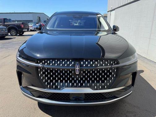 Infinite Black Metallic 2025 Lincoln Nautilus Premiere