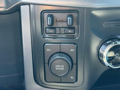 Agate Black Metallic 2026 Ford F-150 XLT