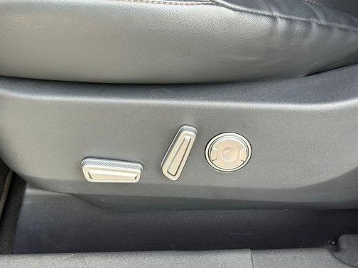 White Platinum Clearcoat Metallic 2024 Lincoln Nautilus Premiere