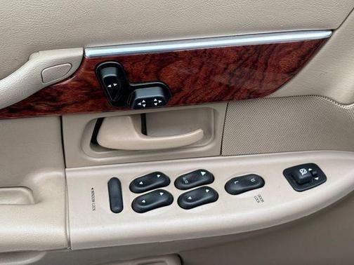 Matador Red Clearcoat Metallic 2002 Mercury Grand Marquis GS
