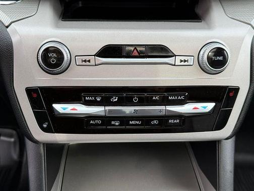 Agate Black Metallic 2023 Ford Explorer XLT