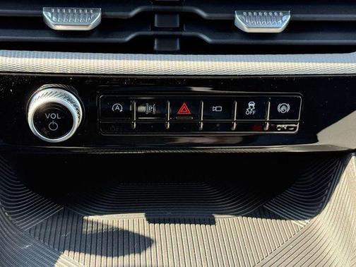 Space White Metallic 2026 Ford Explorer Active