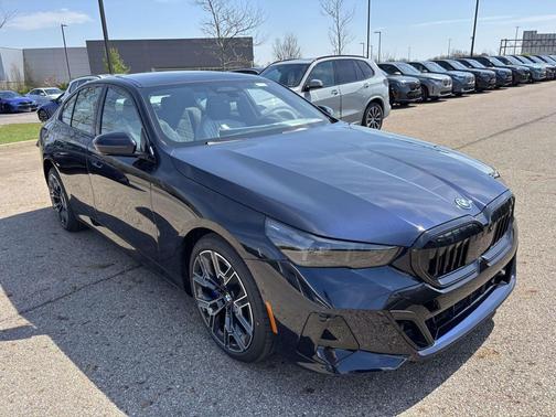 Carbon Black Metallic 2026 BMW i5 xDrive40
