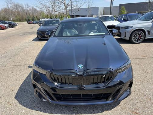 Carbon Black Metallic 2026 BMW i5 xDrive40