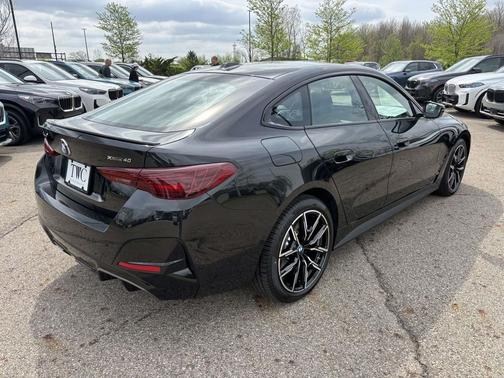 Black Sapphire Metallic 2026 BMW i4 Gran Coupe xDrive40