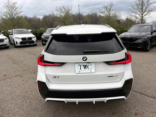Alpine White 2026 BMW X1 xDrive28i