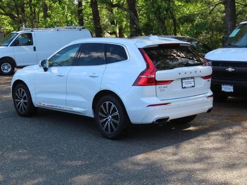 Pearl White 2020 Volvo XC60 T5 Inscription