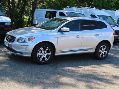 Silver 2014 Volvo XC60 Base