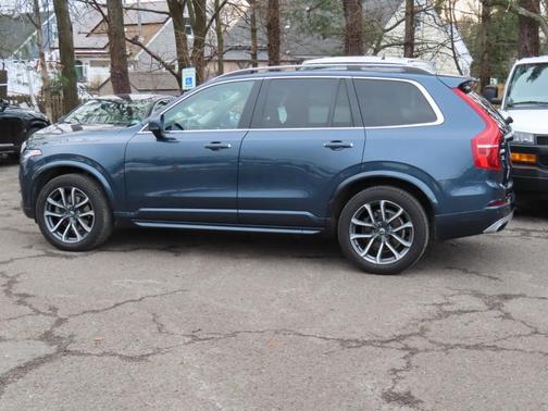2018 Volvo XC90 T6 Momentum