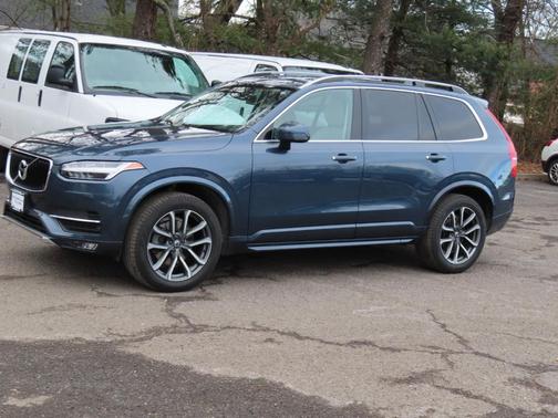 2018 Volvo XC90 T6 Momentum