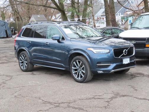 2018 Volvo XC90 T6 Momentum