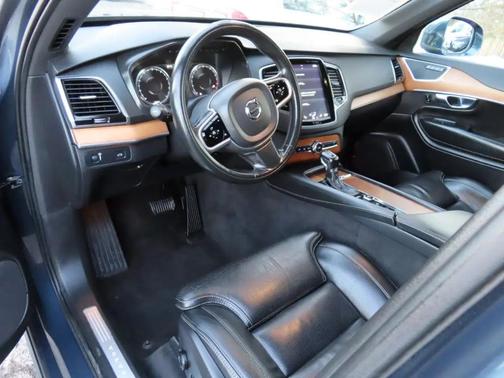 Blue 2018 Volvo XC90 T6 Inscription