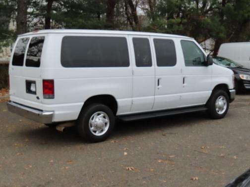 2014 Ford E350 Super Duty XLT