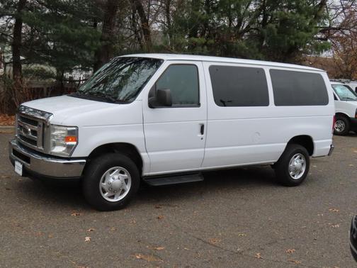 2014 Ford E350 Super Duty XLT