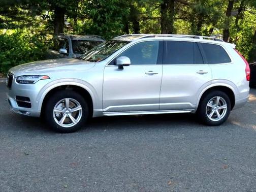 2018 Volvo XC90 T5 Momentum