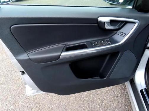 2015 Volvo XC60 T6 Premier Plus