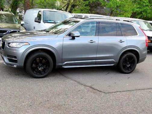 2016 Volvo XC90 T5 Momentum