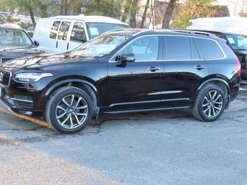 2019 Volvo XC90 T5 Momentum