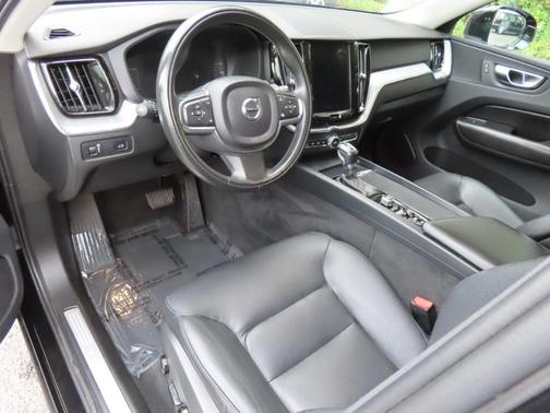 2019 Volvo XC60 T5 Momentum