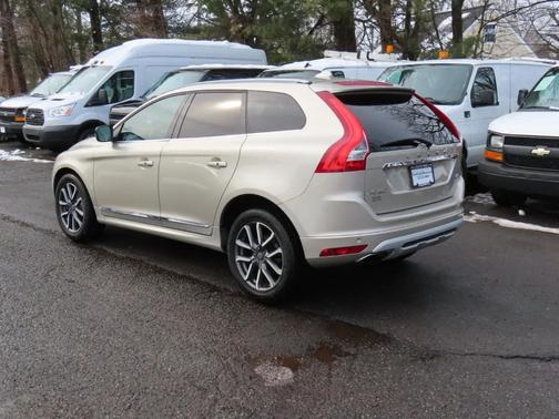 2017 Volvo XC60 T6 Dynamic