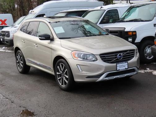 2017 Volvo XC60 T6 Dynamic