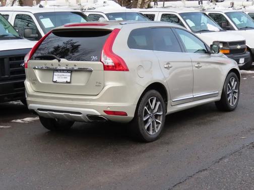 2017 Volvo XC60 T6 Dynamic