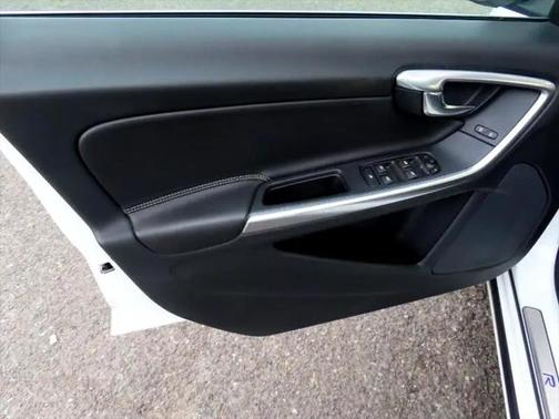 2016 Volvo S60 T6 Drive-E R-Design Platinum
