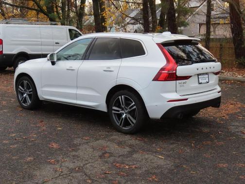2018 Volvo XC60 T5 Momentum