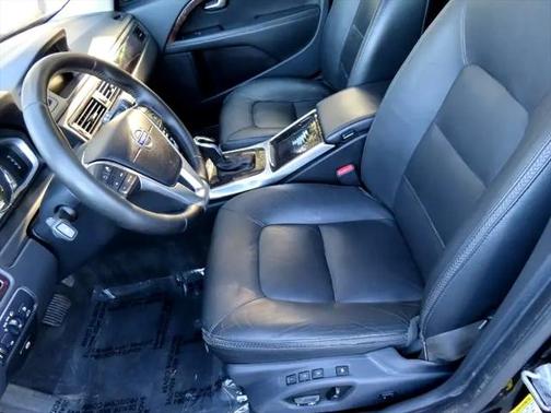 2015 Volvo XC70 T6 Platinum