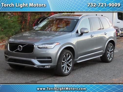 2017 Volvo XC90 T6 Momentum