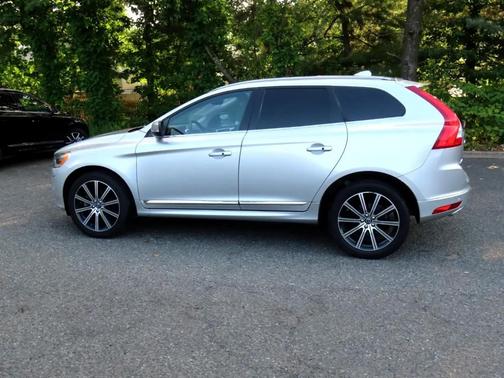 2017 Volvo XC60 T6 Inscription
