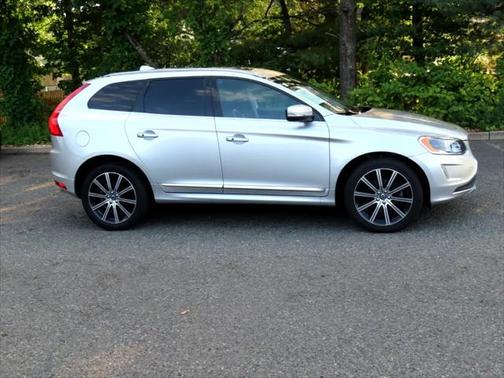 2017 Volvo XC60 T6 Inscription